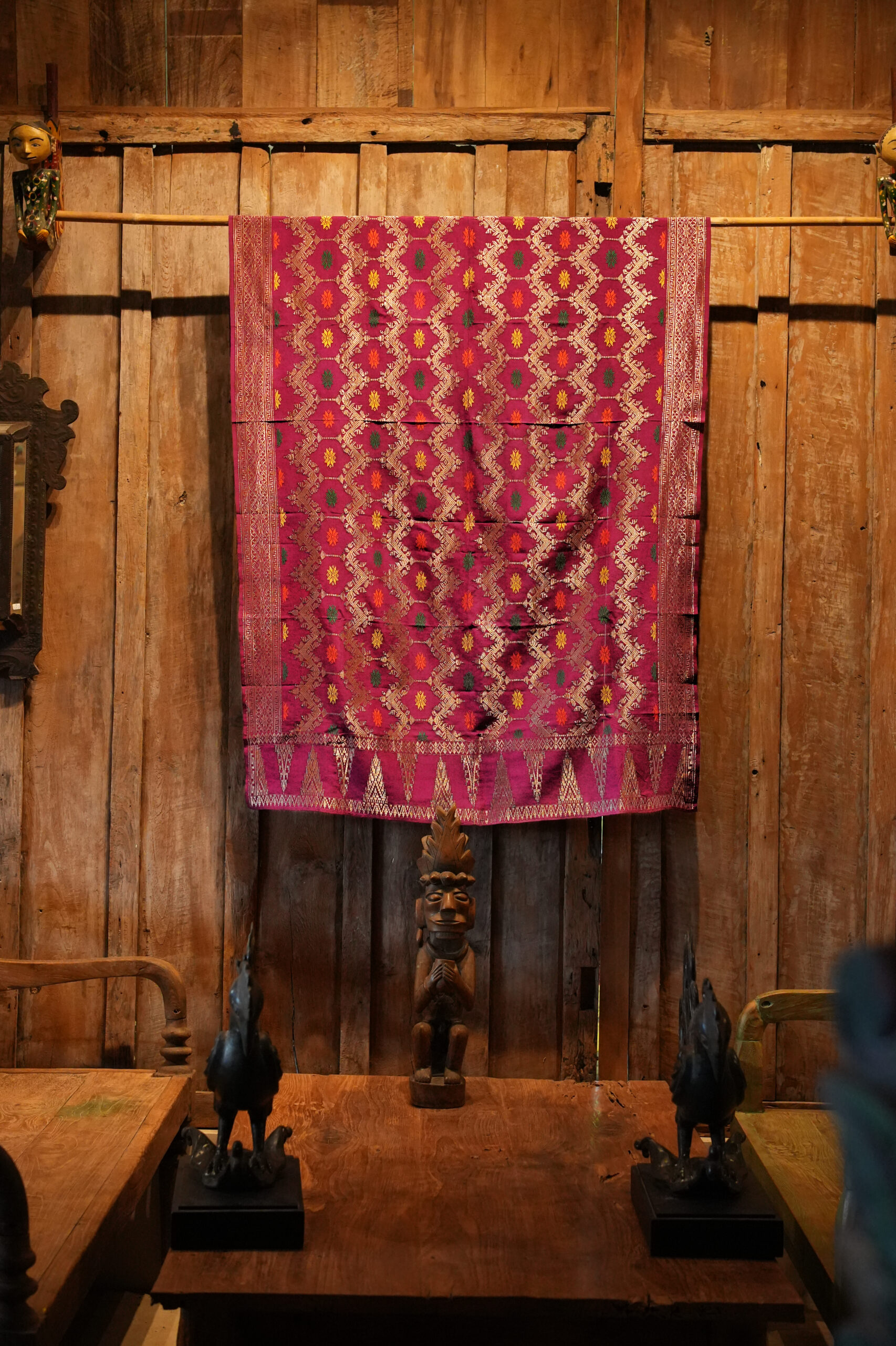 Kamen Songket Sutra Motif Bunga Antik Bali - Image 2
