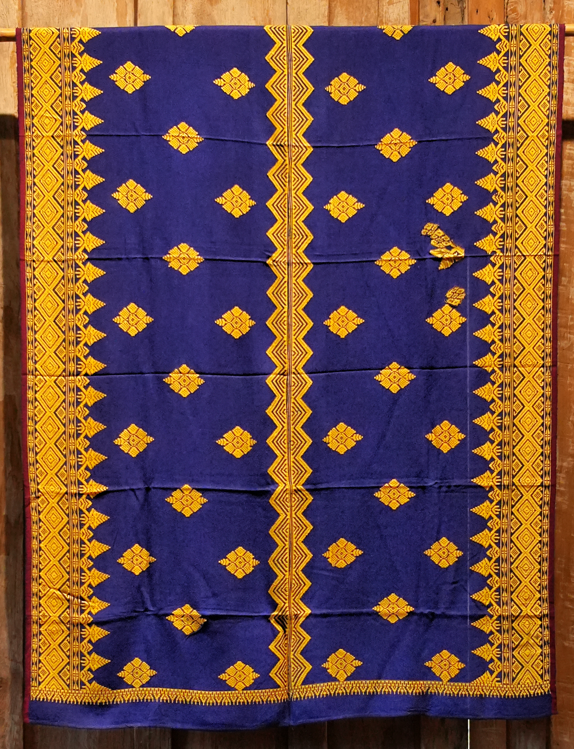 Kamen Songket Antik Motif Patra Tabur Bali