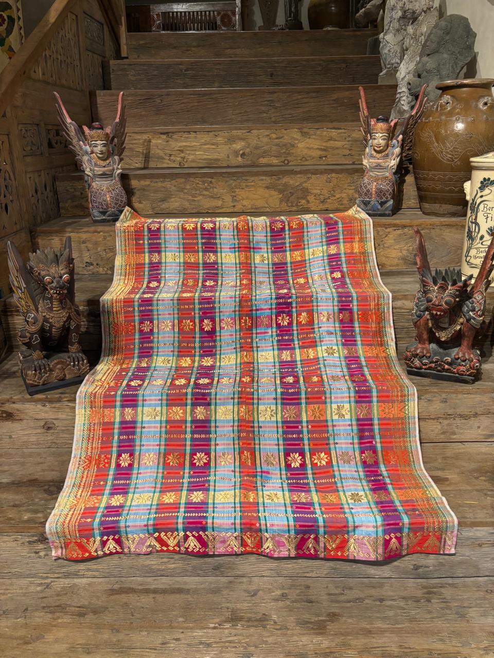 Kamen Songket Antik Dobol Motif Kotak Memanjang Bali